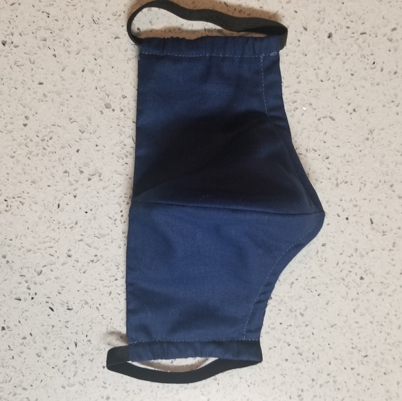 Solid Navy 3 layer reusable mask, nose wire+pocket - Picture 2 of 3